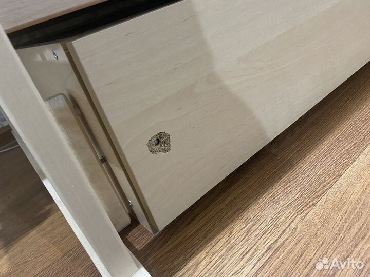 Детская кроватка с маятником и комодом