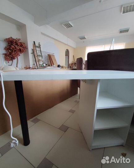 Стол, Кресло для клиента