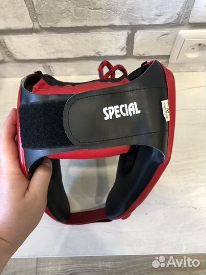 Шлем для единоборств