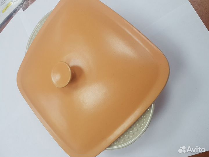 Блюдо с крышкой