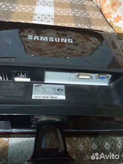 Монитор Samsung SyncMaster P2350