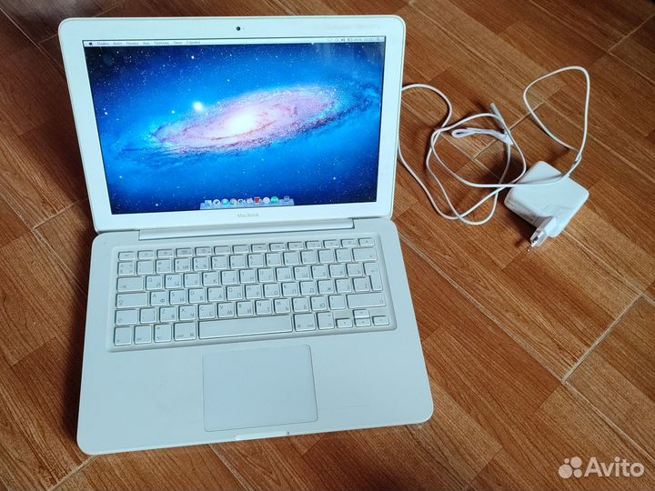 Apple MacBook A1342