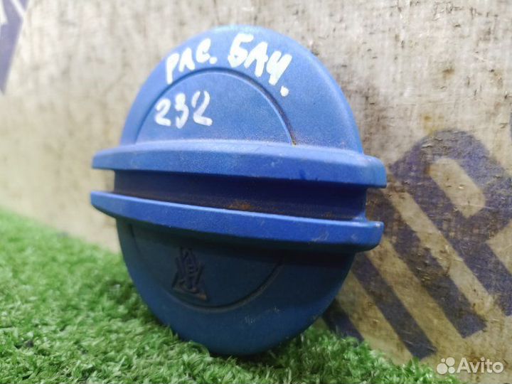 Крышка расширительного бачка Volkswagen Jetta