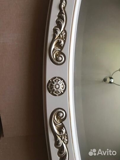 Зеркало настенное овальное в раме