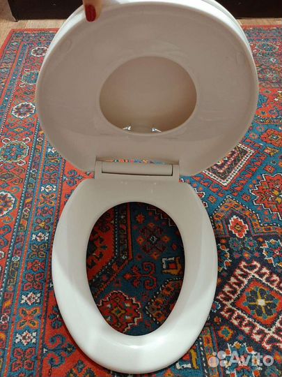Детское сиденье на унитаз