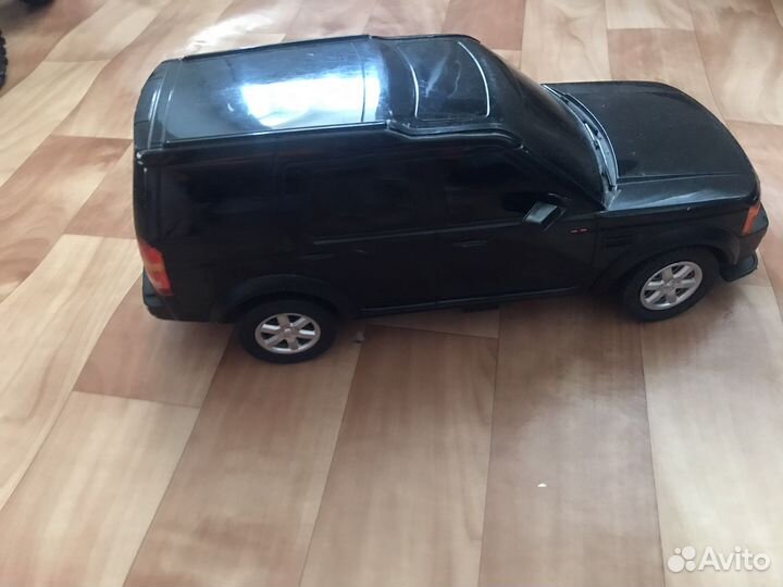 Машина на пульте управления BMW