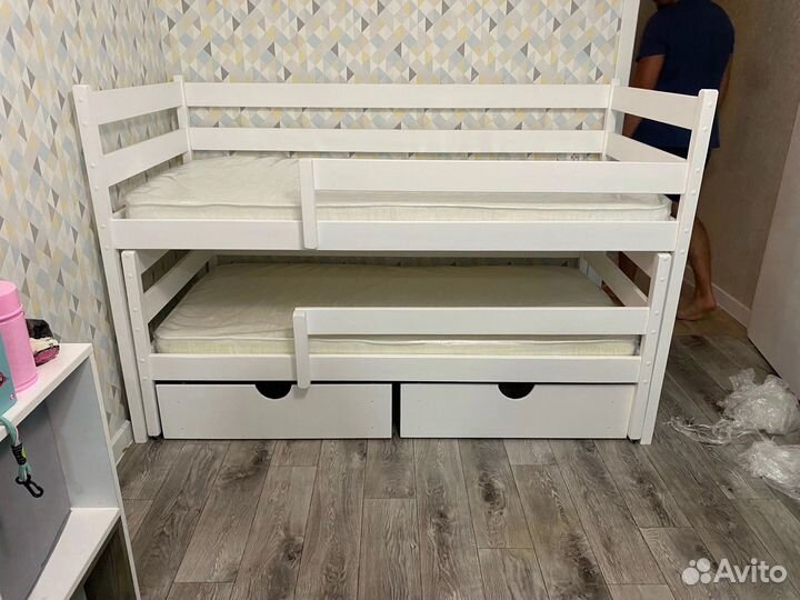 Детская двухярусная выдвижная кровать