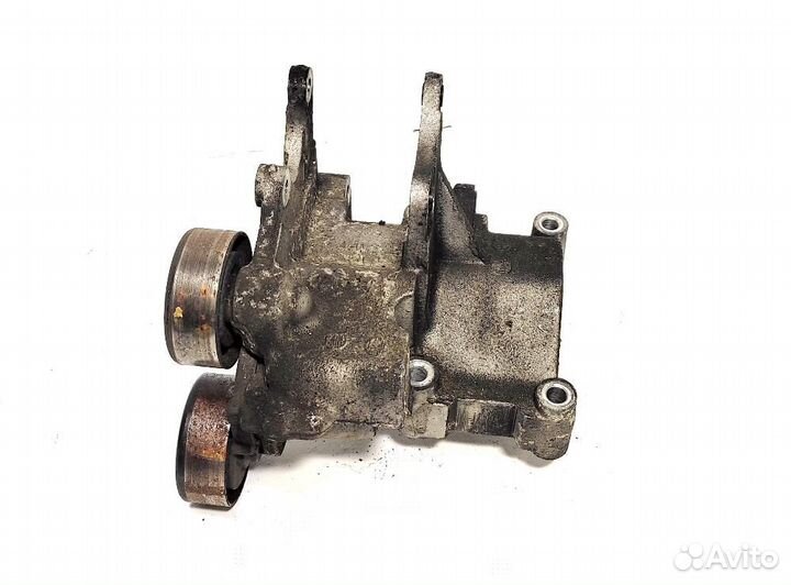 Кронштейн генератора D4EA Kia Sportage