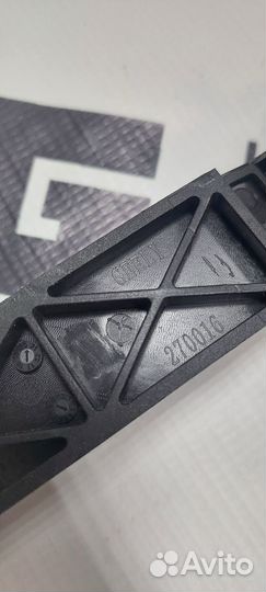 Кронштейн ручки двери задний левый Geely Coolray