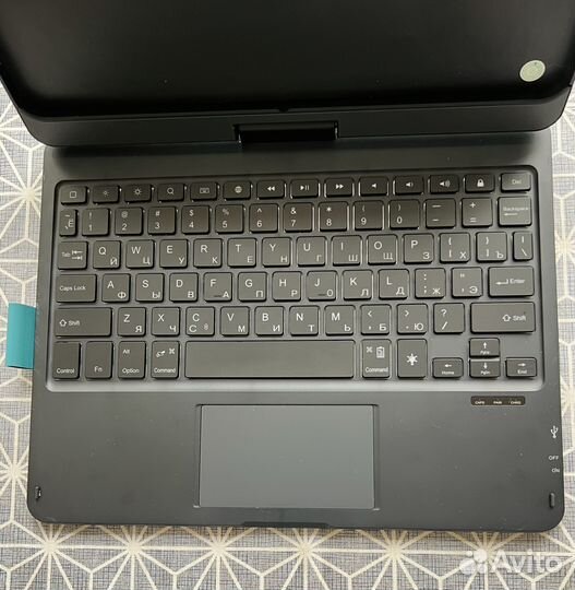 Клавиатура чехол WiWU на iPad 11