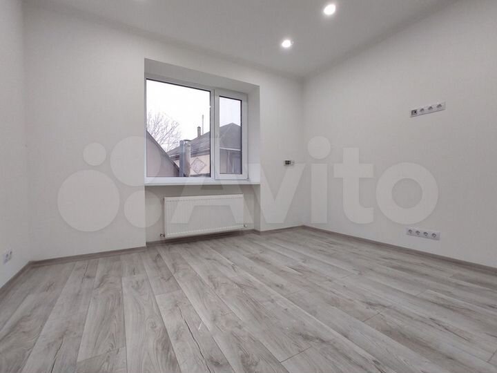 Дом 287,8 м² на участке 15,8 сот.