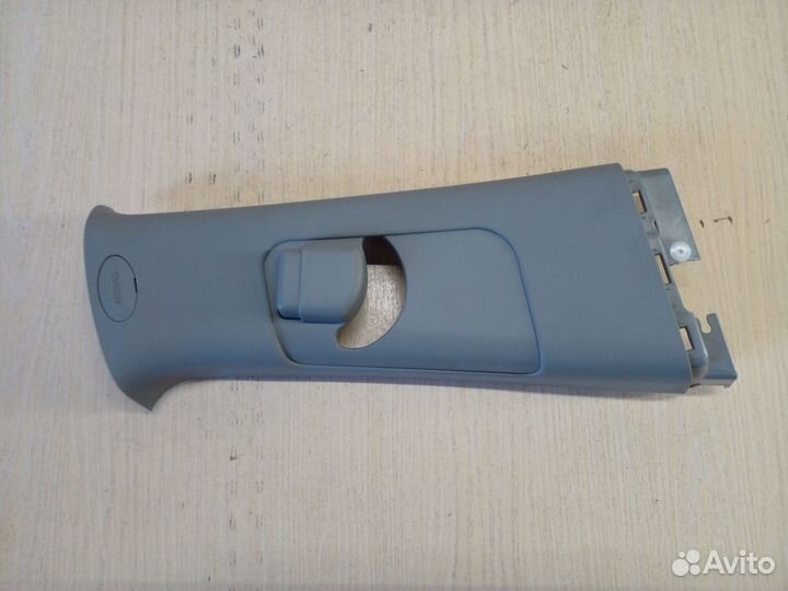 Обшивка центральной стойки Kia Sorento XM