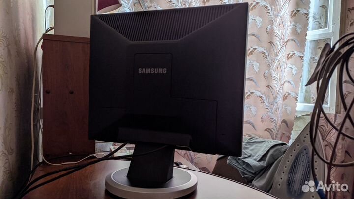 Монитор Samsung syncmaster 940n (19дюймов)