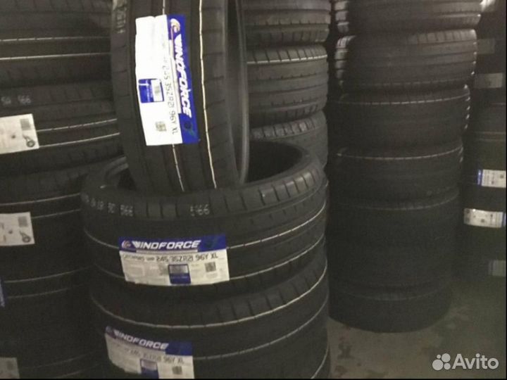 Windforce Catchfors UHP 245/35 R21 96Y