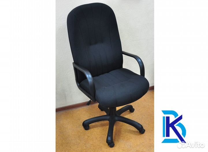 Офисное кресло 