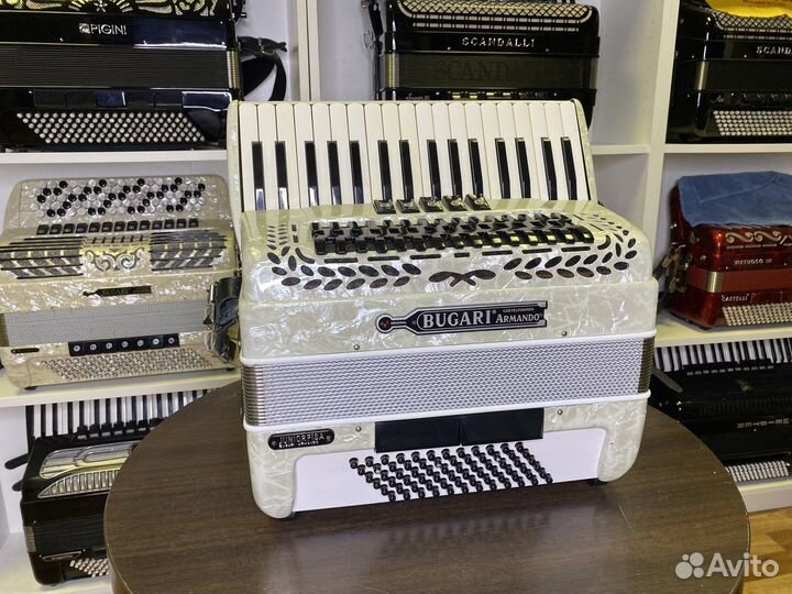 Аккордеон Bugari Armando 3/4
