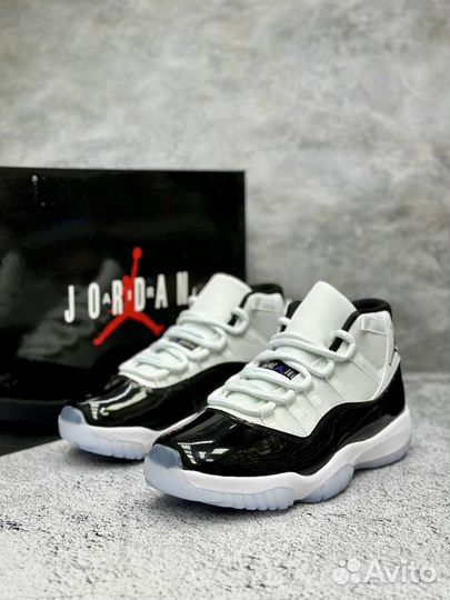 Nike Air Jordan 11 Retro 