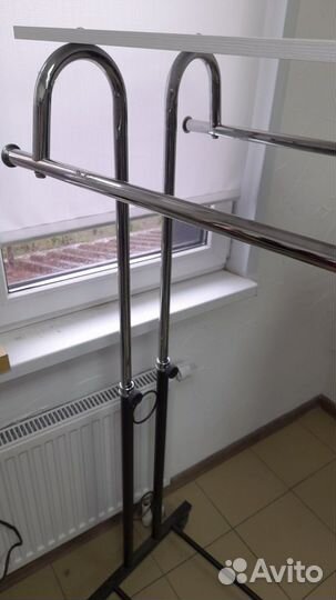 Вешалка наполная для одежды