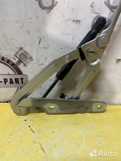 Chevrolet Camaro 6 петля крышки багажника правая