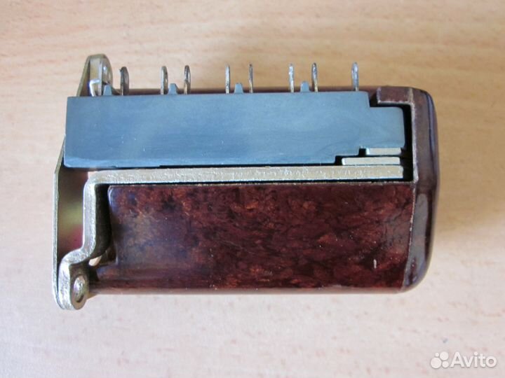 Переменные резисторы, реле и конденсаторы