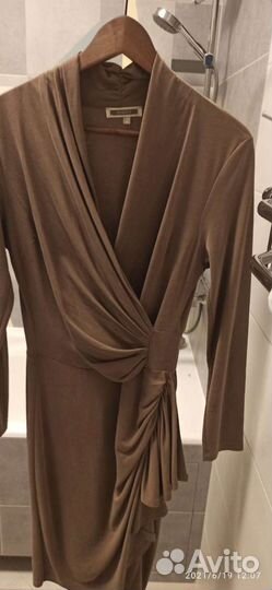 Платья на праздник р 48,50, плащ, куртка