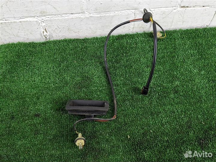 Кнопка багажника Land Rover Freelander 2 2008