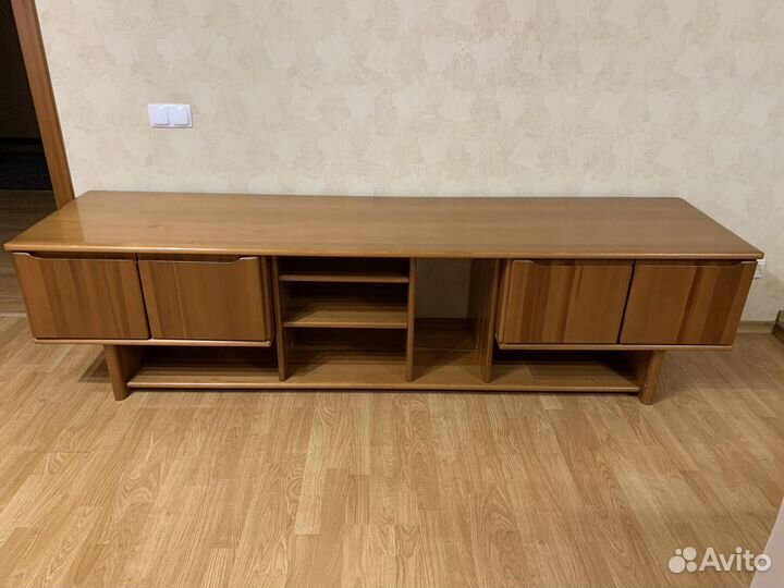 Тумба и полка под телевизор и технику