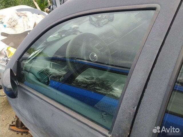 Стекло левое Volkswagen Jetta 2001