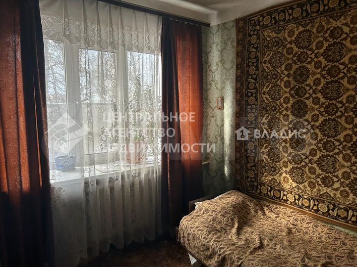 2-к. квартира, 33 м², 2/3 эт.