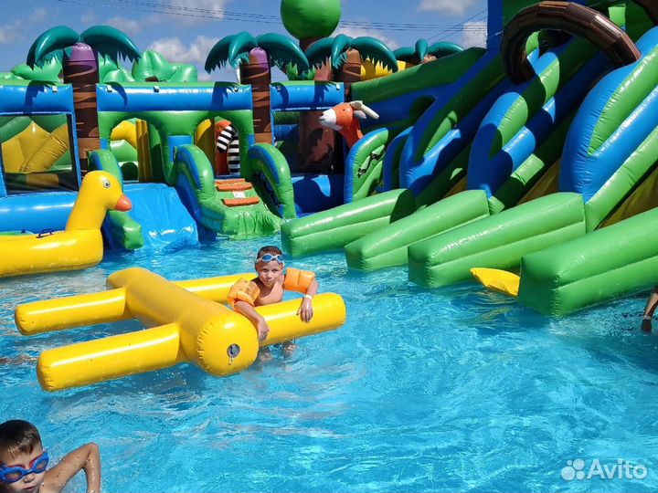 Аквапарк с бассейном