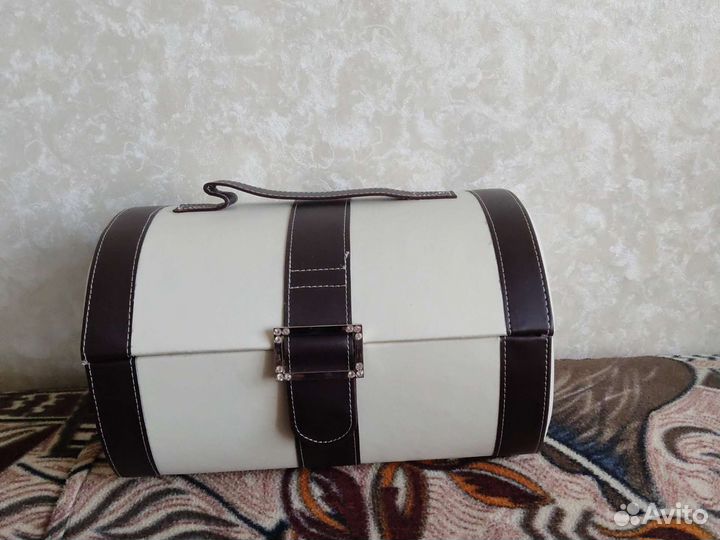 Шкатулка для ювелирных украшений