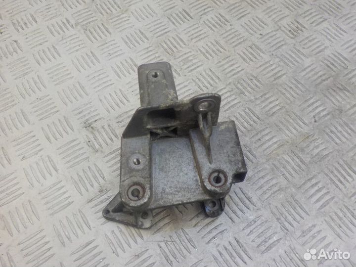 Кронштейн гидроусилителя Bentley Continental