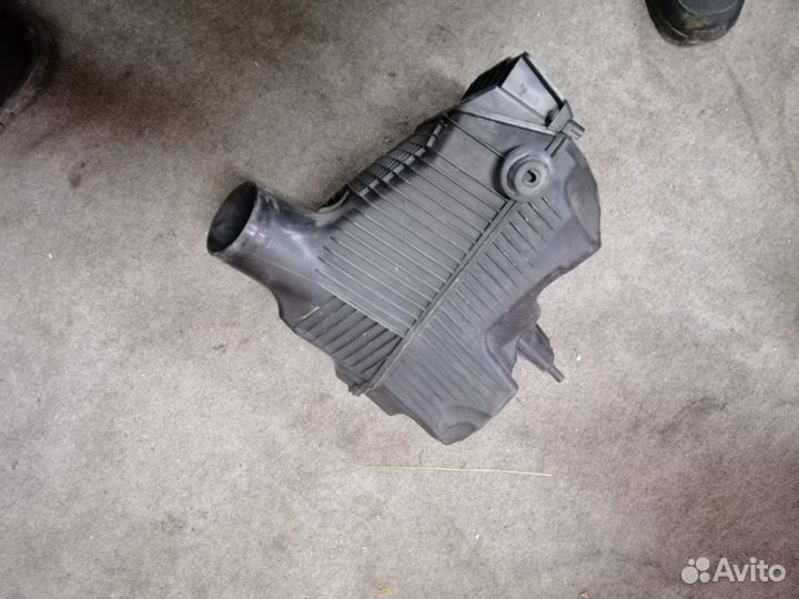 Корпус воздушного фильтра Рено 8200369755
