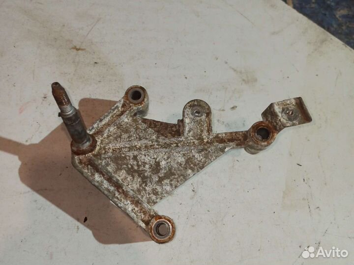 Кронштейн подушки кпп renault logan duster