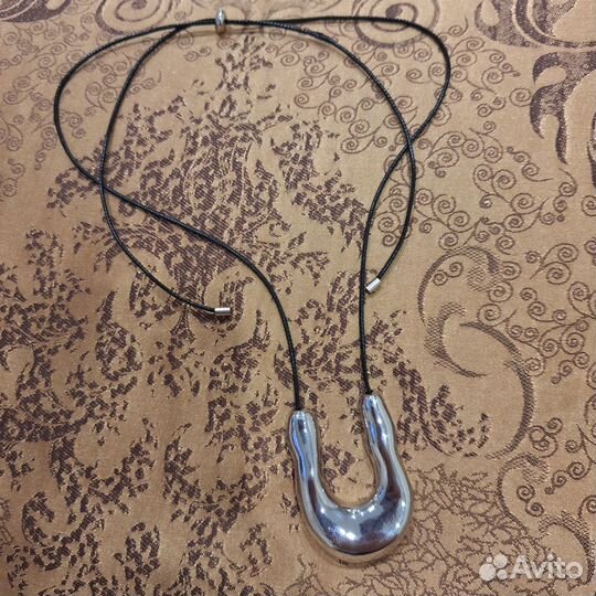 Колье кулон на шнурке