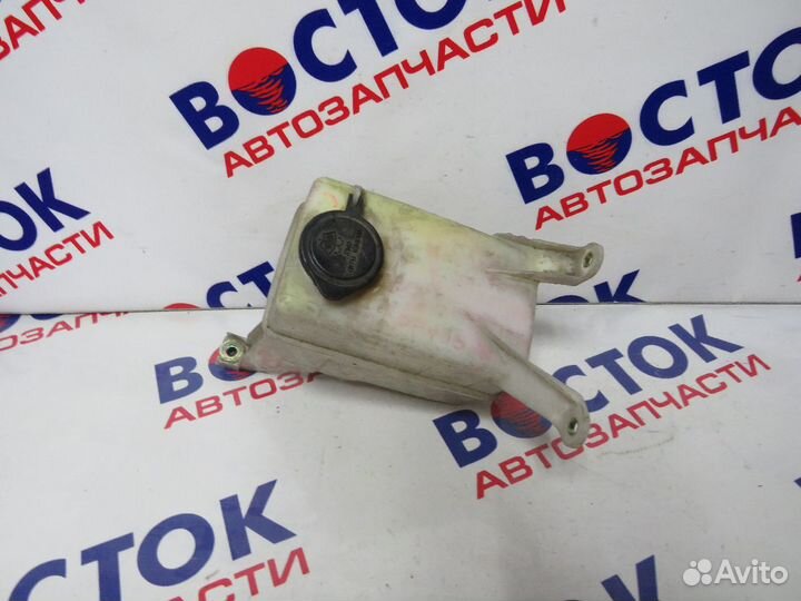 Бачок омывателя toyota townace noah SR40G, CR50G