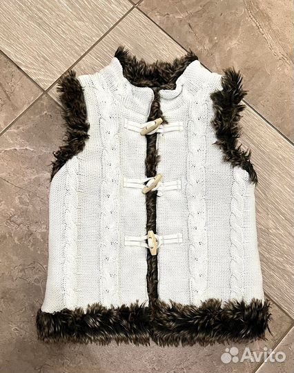 Жилетка вязаная состояние новой