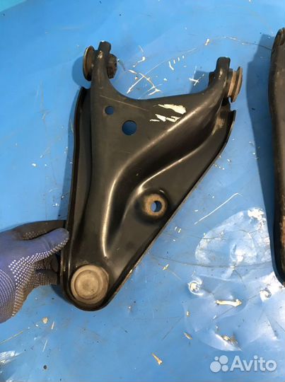 Рычаг передний правый левый renault sandero