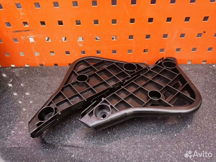 Кронштейн бампера Toyota Camry v 50