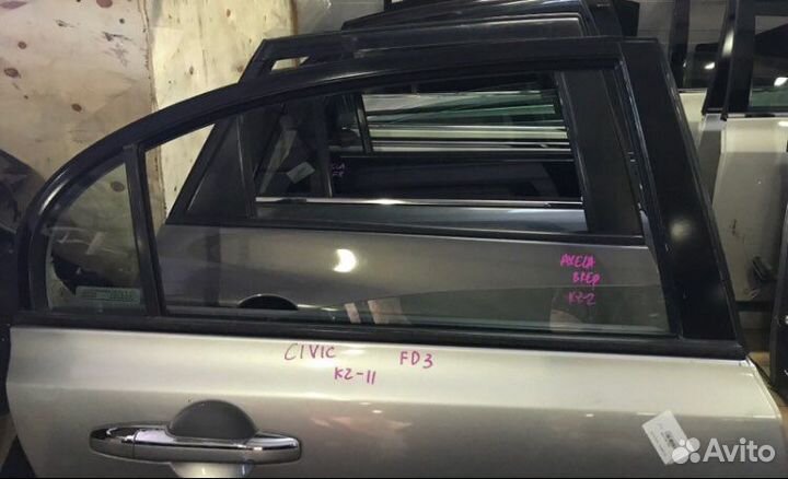 Дверь задняя правая Honda Civik 4d 4D 4Д