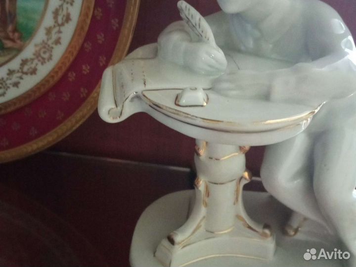 Фарфоровая статуэтка Пушкин лфз