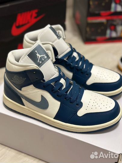 Кроссовки Nike AIR