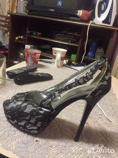 Босоножки праздничные красивые