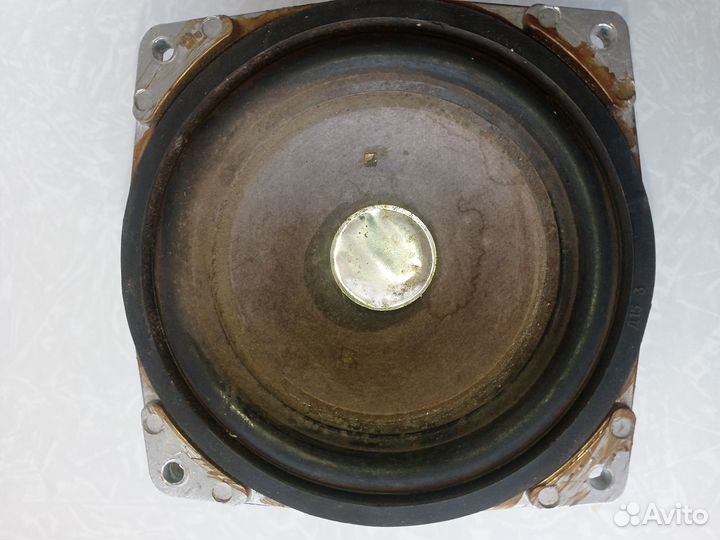 Динамик низкочастотный