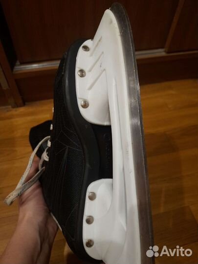 Коньки хоккейные