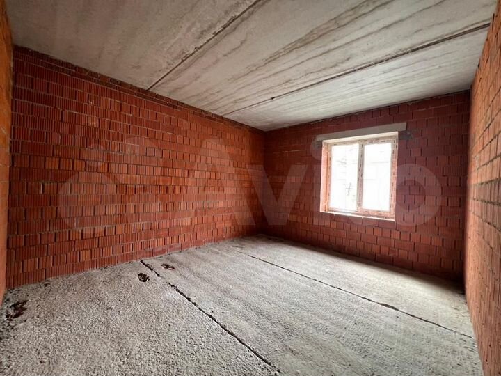 Коттедж 303 м² на участке 6 сот.