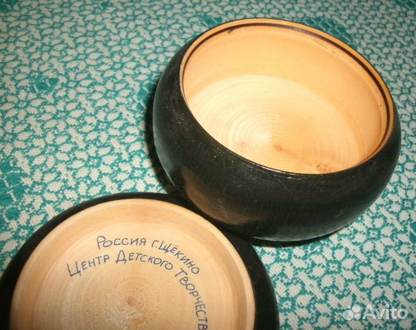Круглая деревянная шкатулка ручной работы