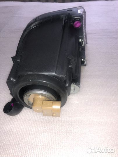 Фара противотуманная пр Lexus IS 8121053012