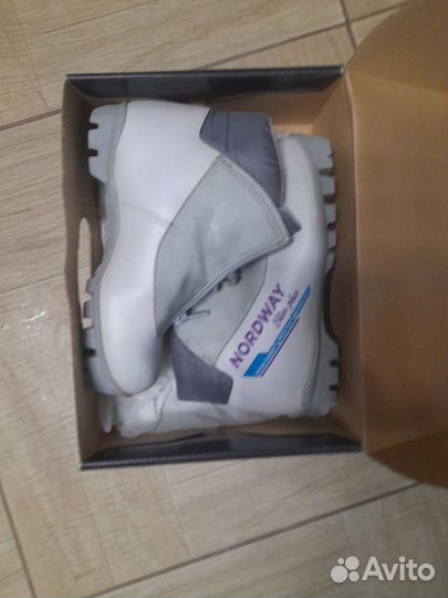 Лыжные ботинки