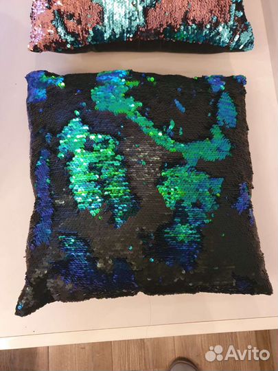 Две подушки с живыми пайетками